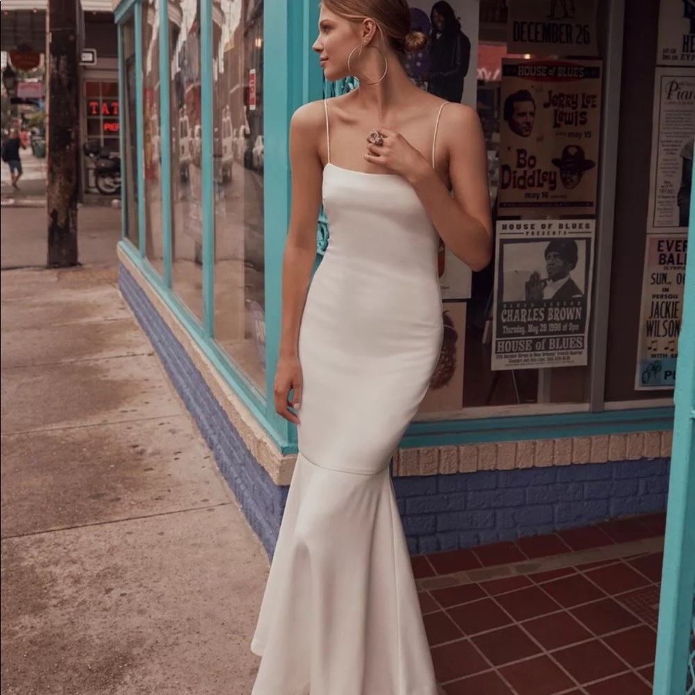 BRAND NEW Likely White Aurora Gown Size 00